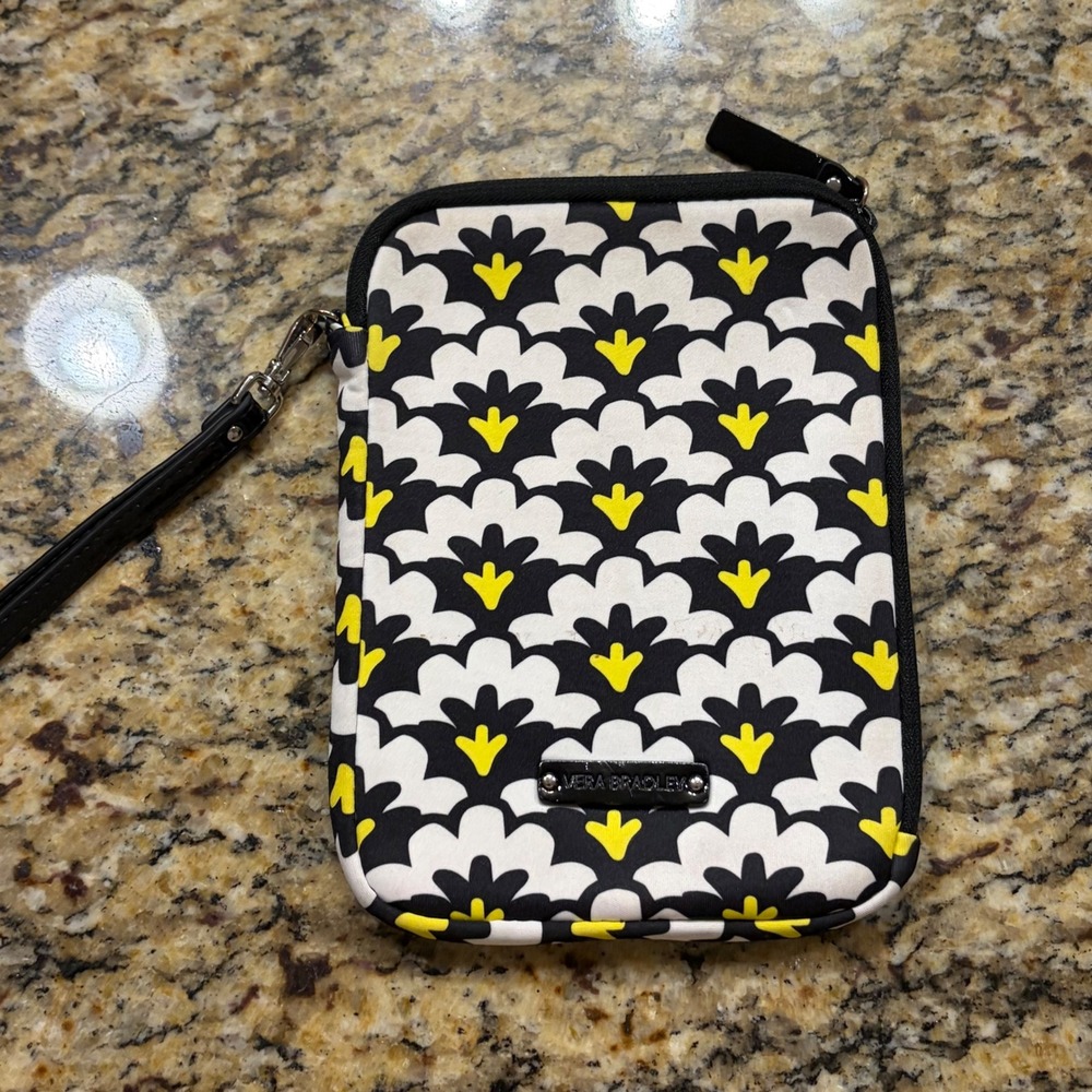 Vera Bradley Neoprene Tablet Sleeve Fanfare Fans Black White 8.5 x 6 IPad Kindle